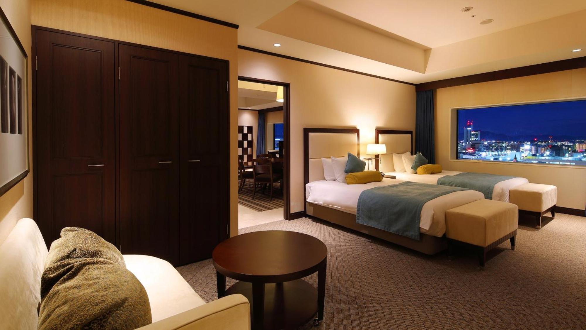 Ana Crowne Plaza Okayama By Ihg Hotell Exteriör bild