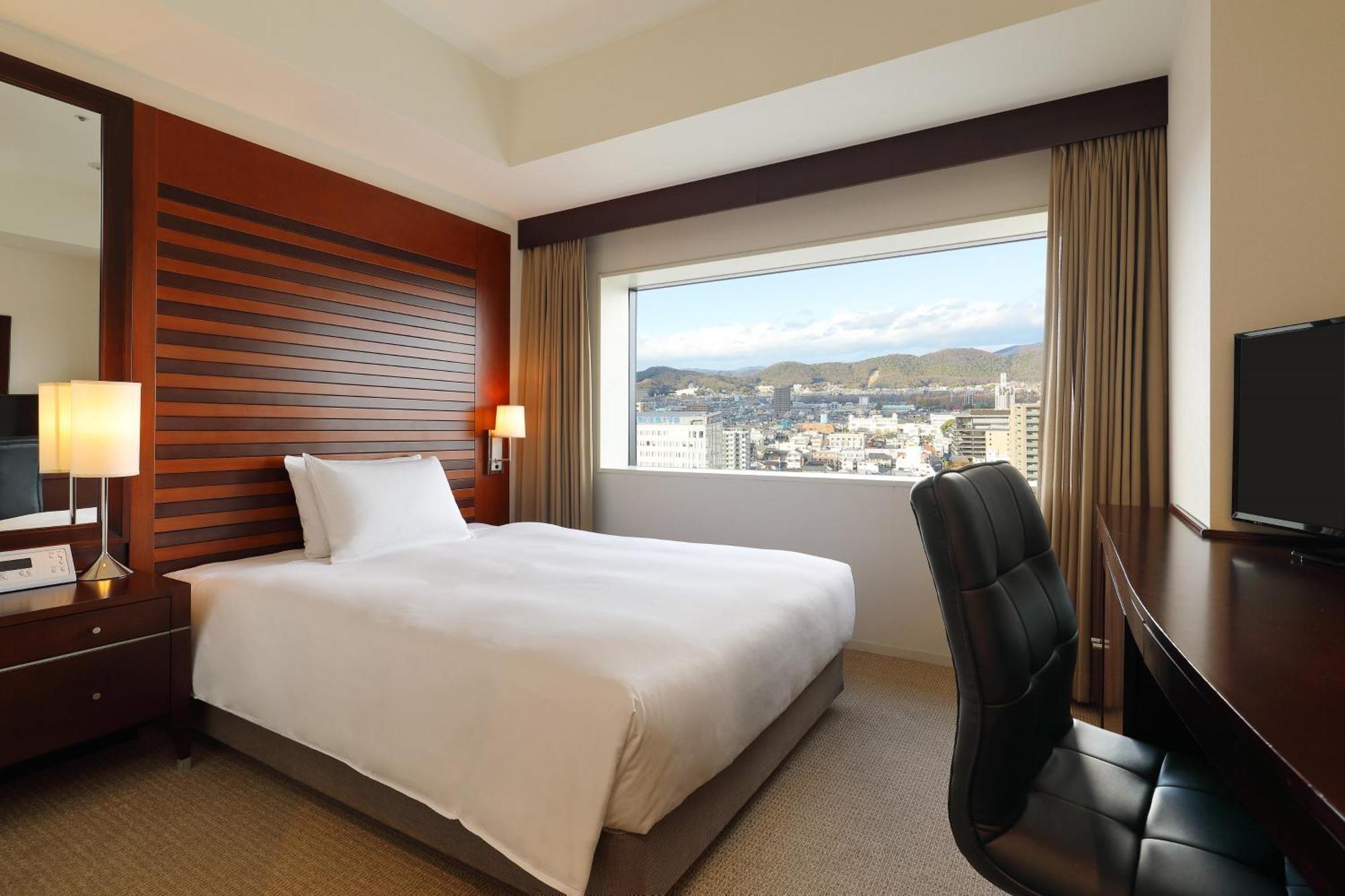 Ana Crowne Plaza Okayama By Ihg Hotell Exteriör bild